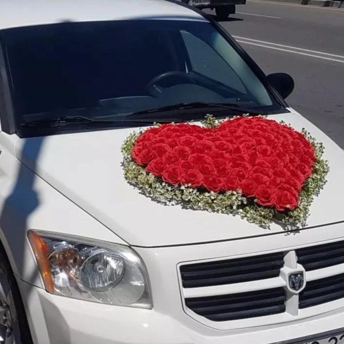 Toy maşını ürək formasında