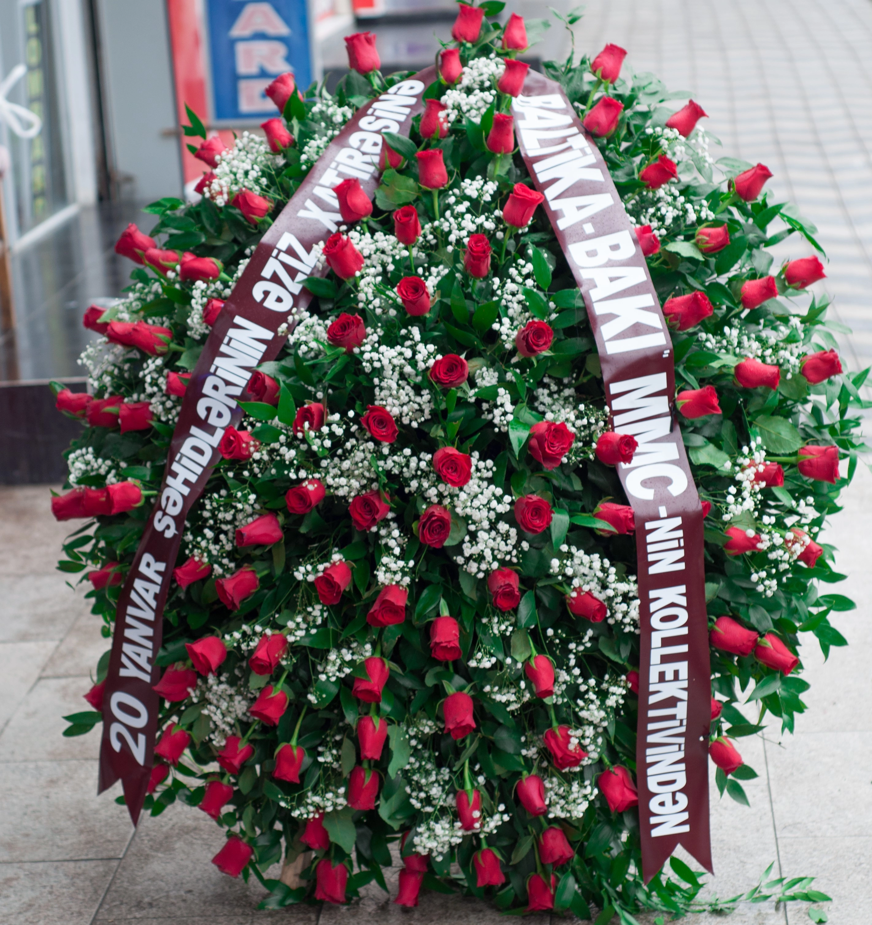Əkilil rozalarla