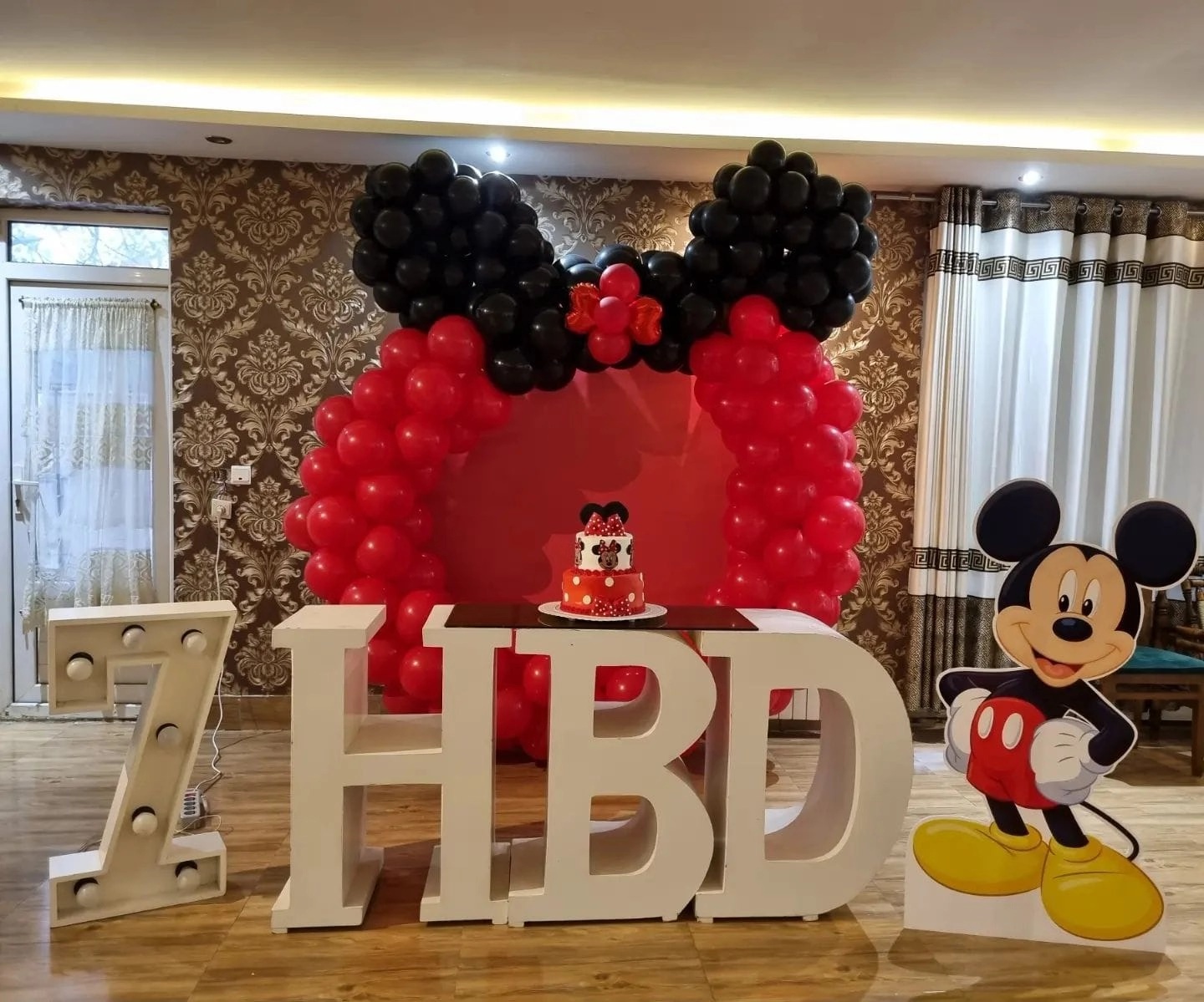 Ad günü fotozona "Mickey Mouse"