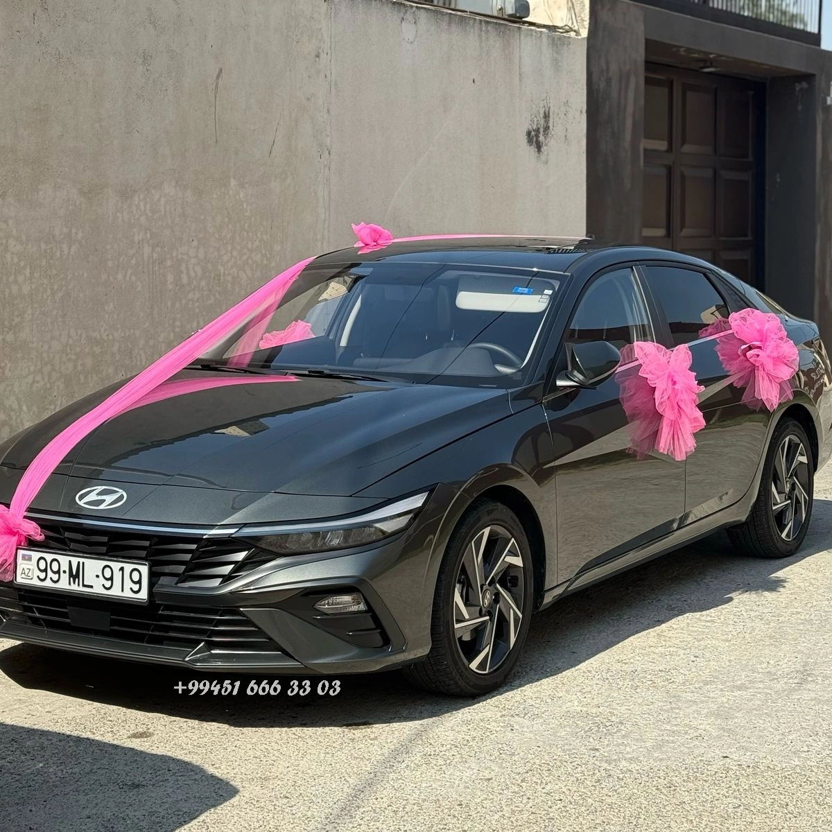 Maşın bəzəyi xəstaxana çıxışı üçün