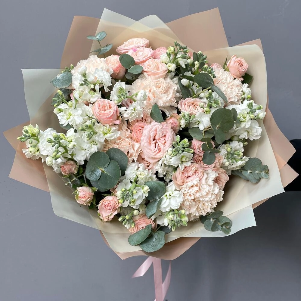 Gul buketi miks güllər