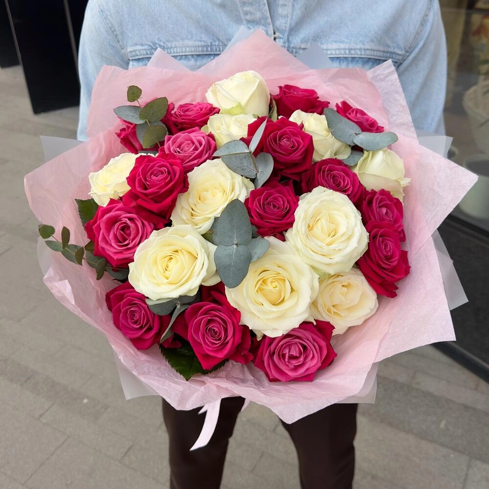 Ağ və çəhrayı güllər