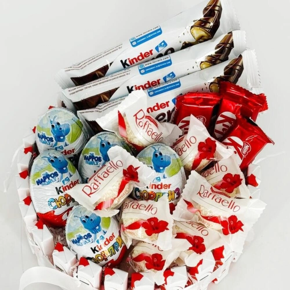 Kinder qutusu tort formasinda