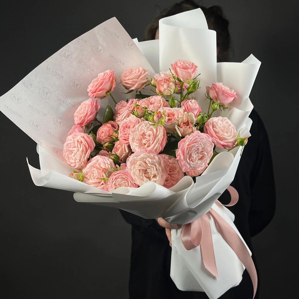 Roza buketi kustavoylar