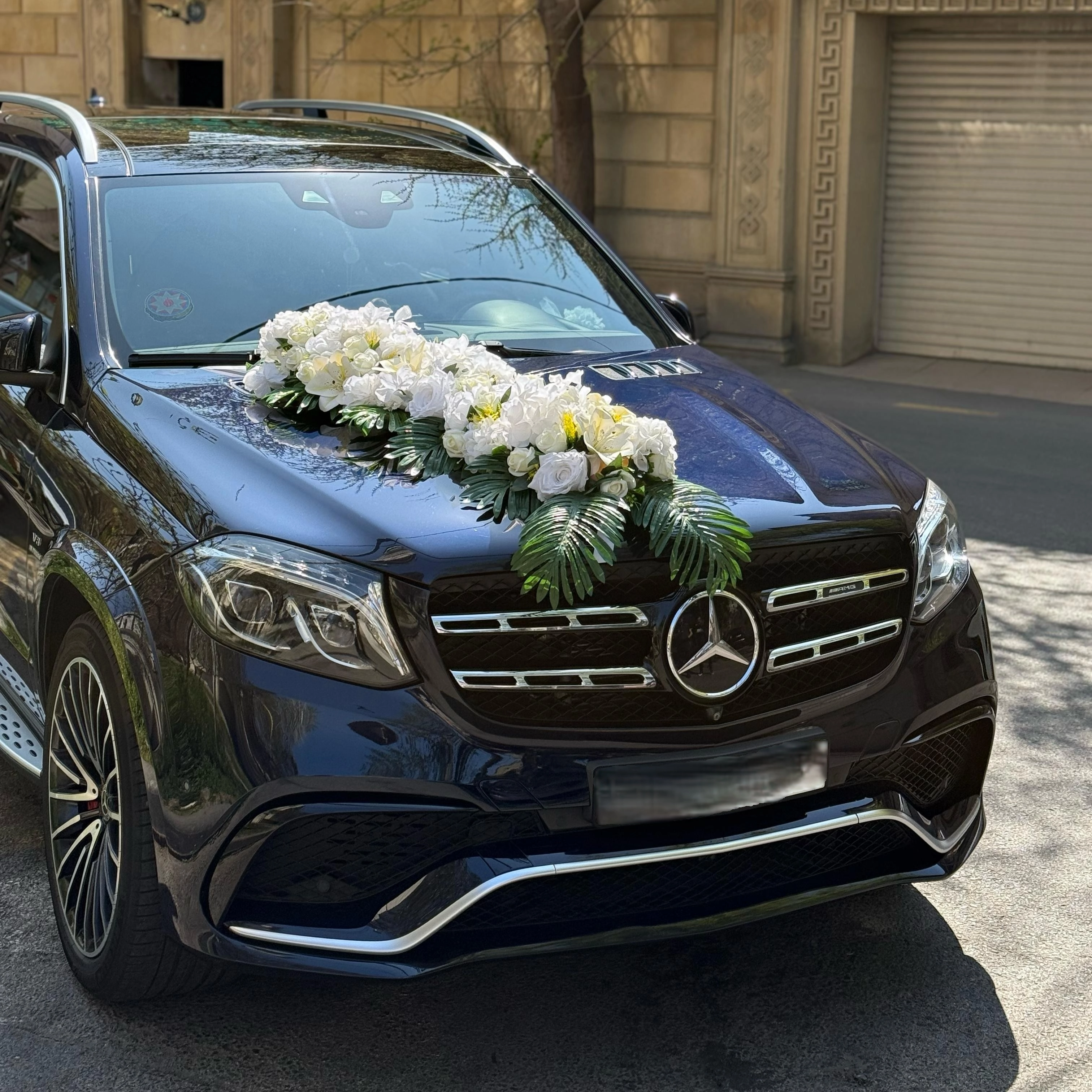 Toy üçün maşın bəzəklər