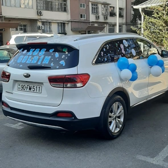 Xəstəxana çıxışı maşın bəzəkləri