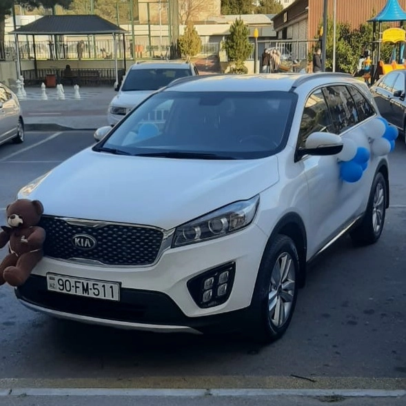 Xəstəxana çıxışı maşın bəzəkləri