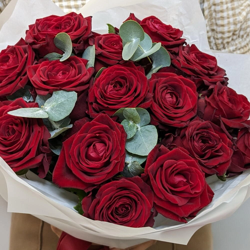 Qızılgul buketi dekorlarla