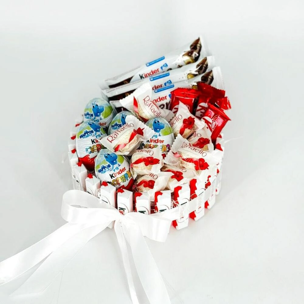 Kinder qutusu tort formasinda