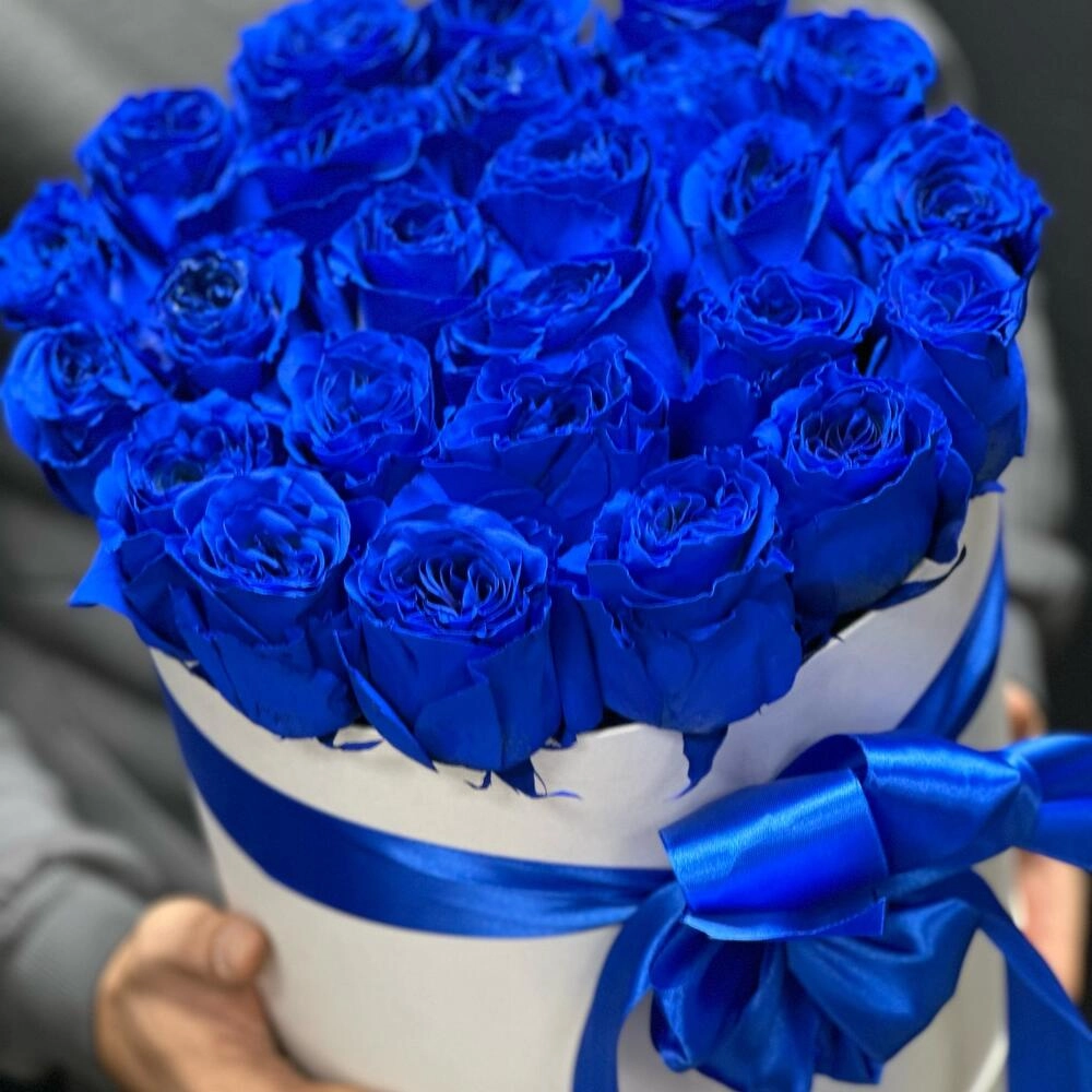 Mavi qızılgül qutuda