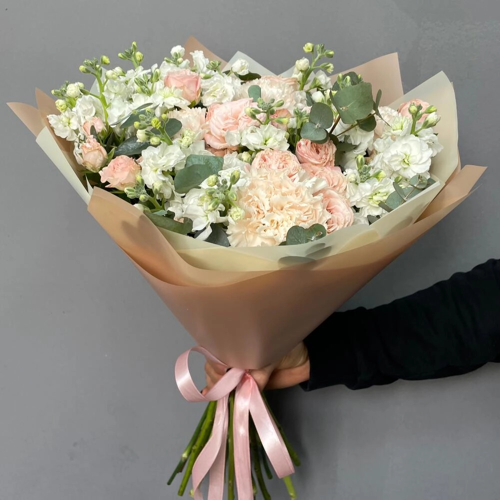 Gul buketi miks güllər