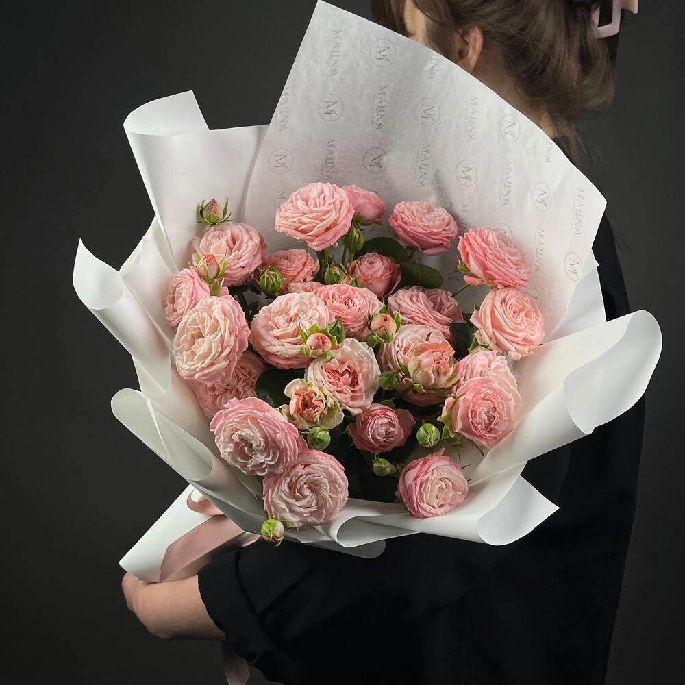 Roza buketi kustavoylar