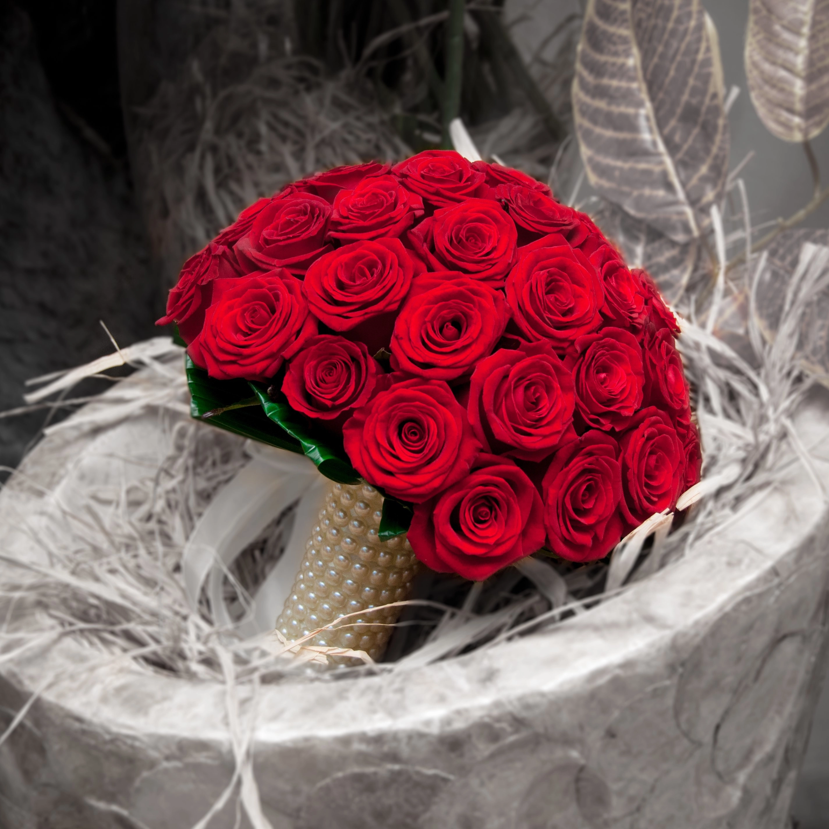 Gəlin buketi qırmızı qızılgüllər