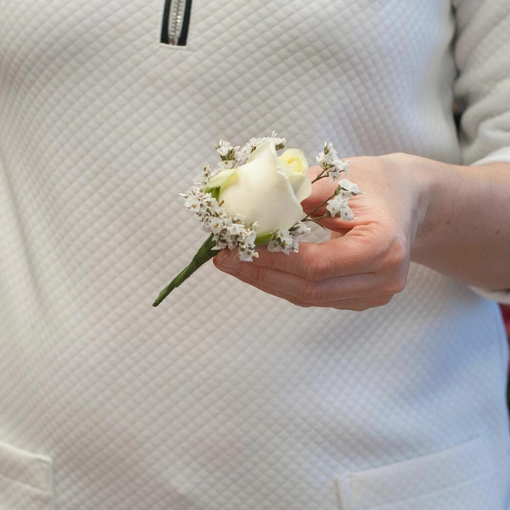 Gəlin buketi ağ qızılgül