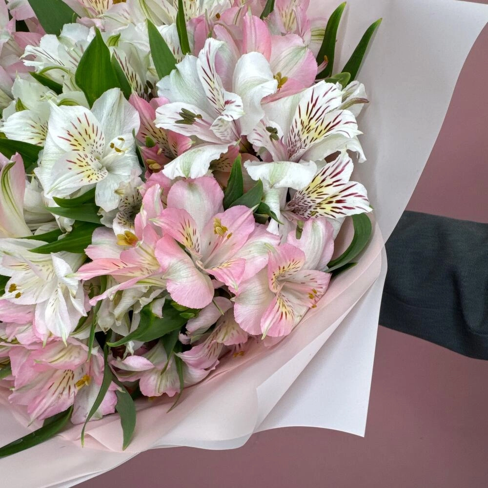 Alstrameriya gul buketi