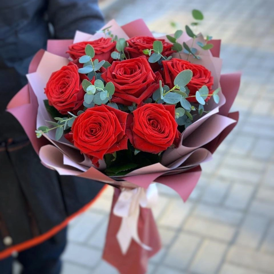 7 qırmızı roza buketi Qızılgül