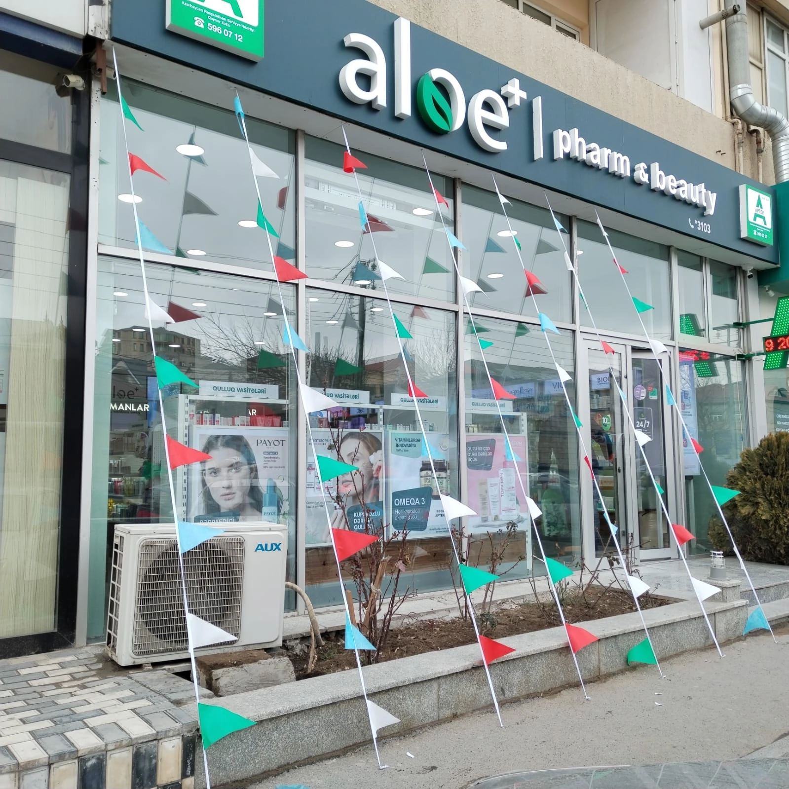 Açılış bayraqları Dekorasiya