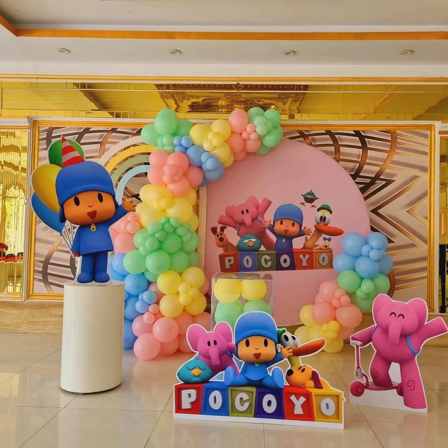 Ad günü dekoru "Pocoyo" Dekorasiya