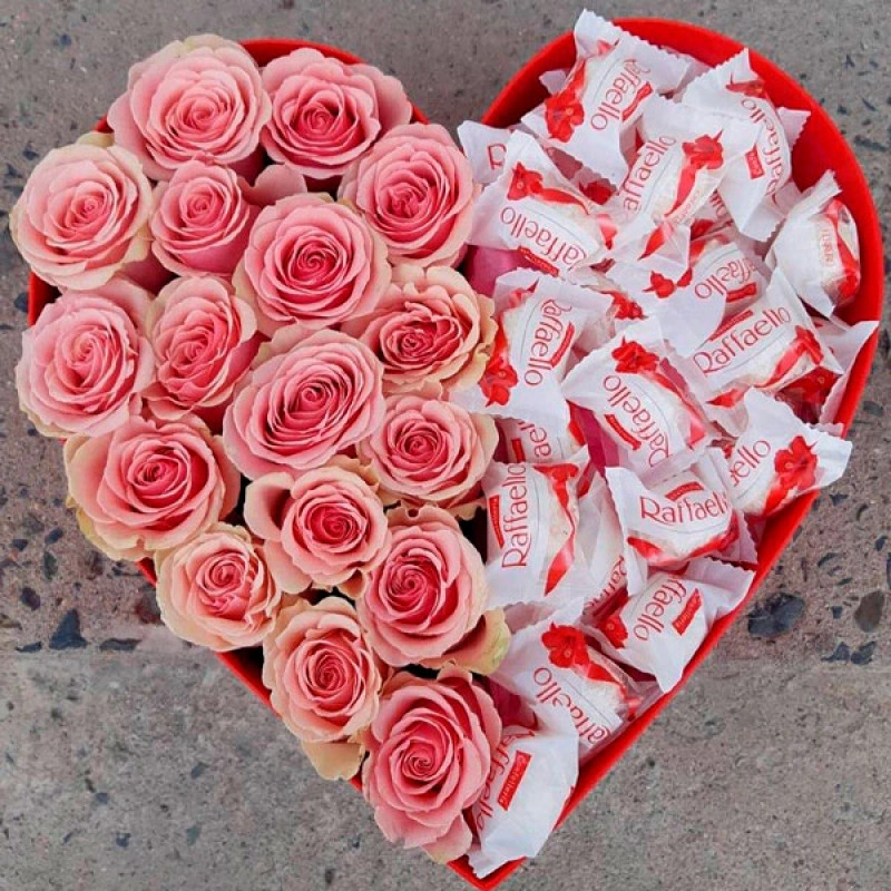 Çəhrayı roza raffaello ilə 8 mart