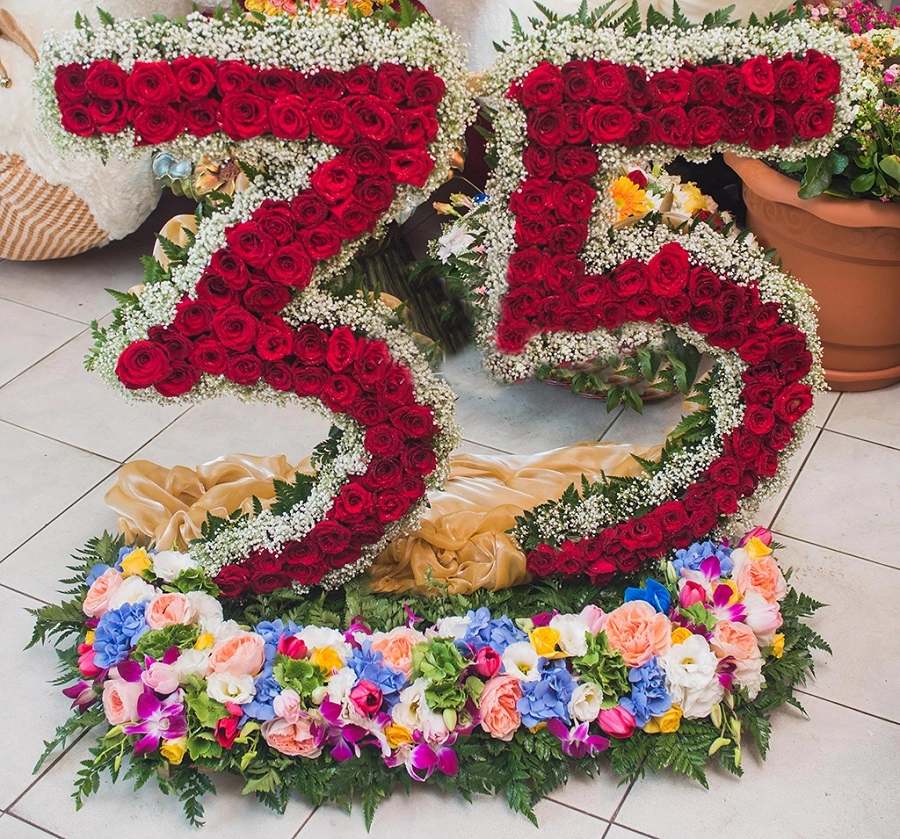 Güllərlə 35 rəqəmi 8 mart