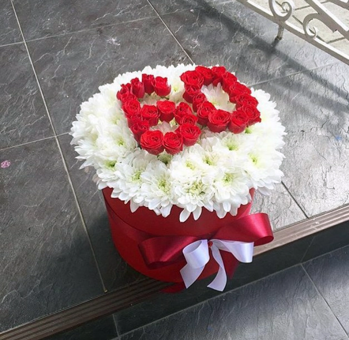 Güllərlə 60 rəqəmi 8 mart