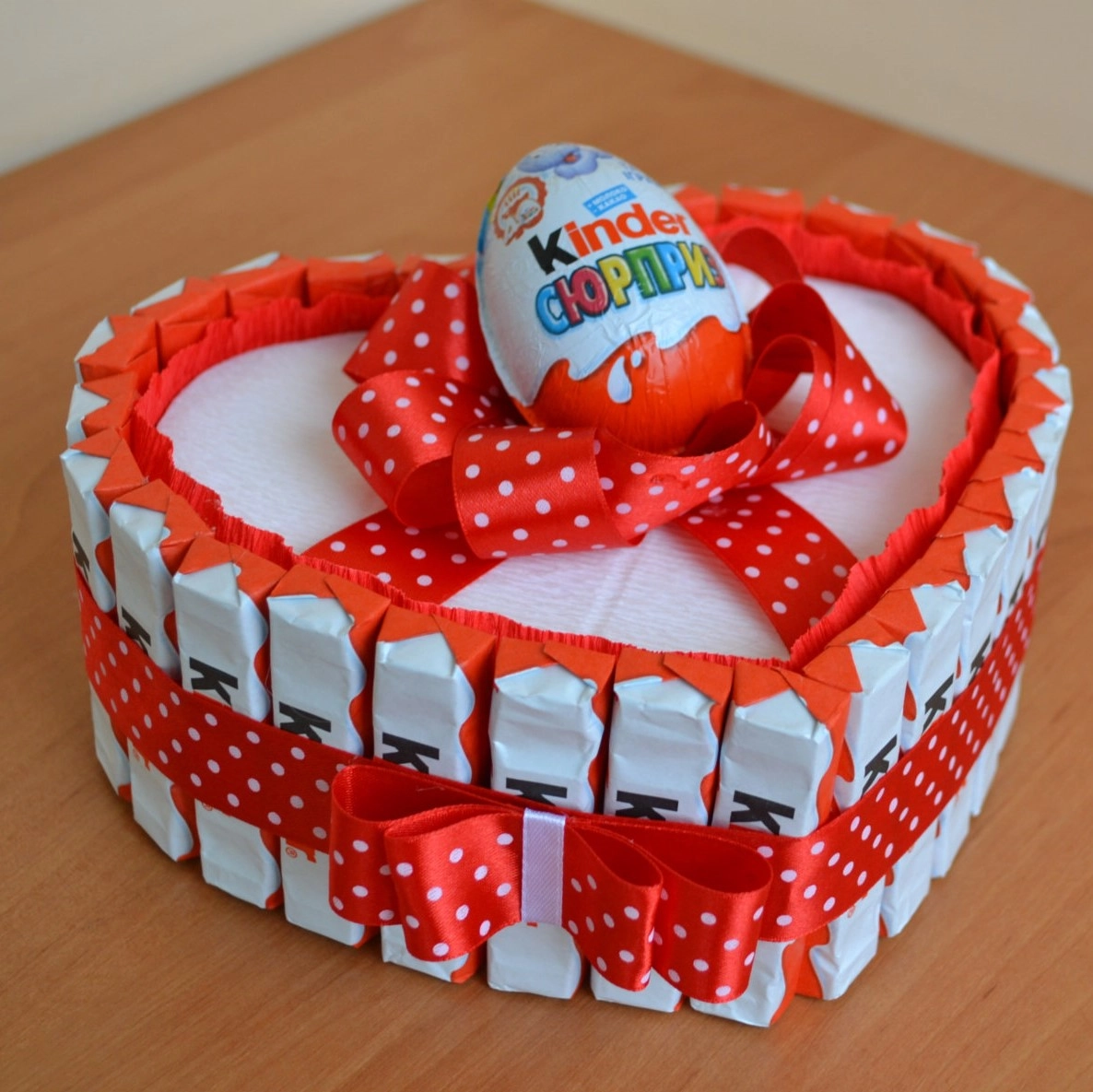 Kinder qutu 8 mart
