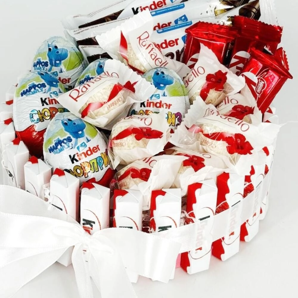 Kinder qutusu tort formasinda Şokoladla - Image 4