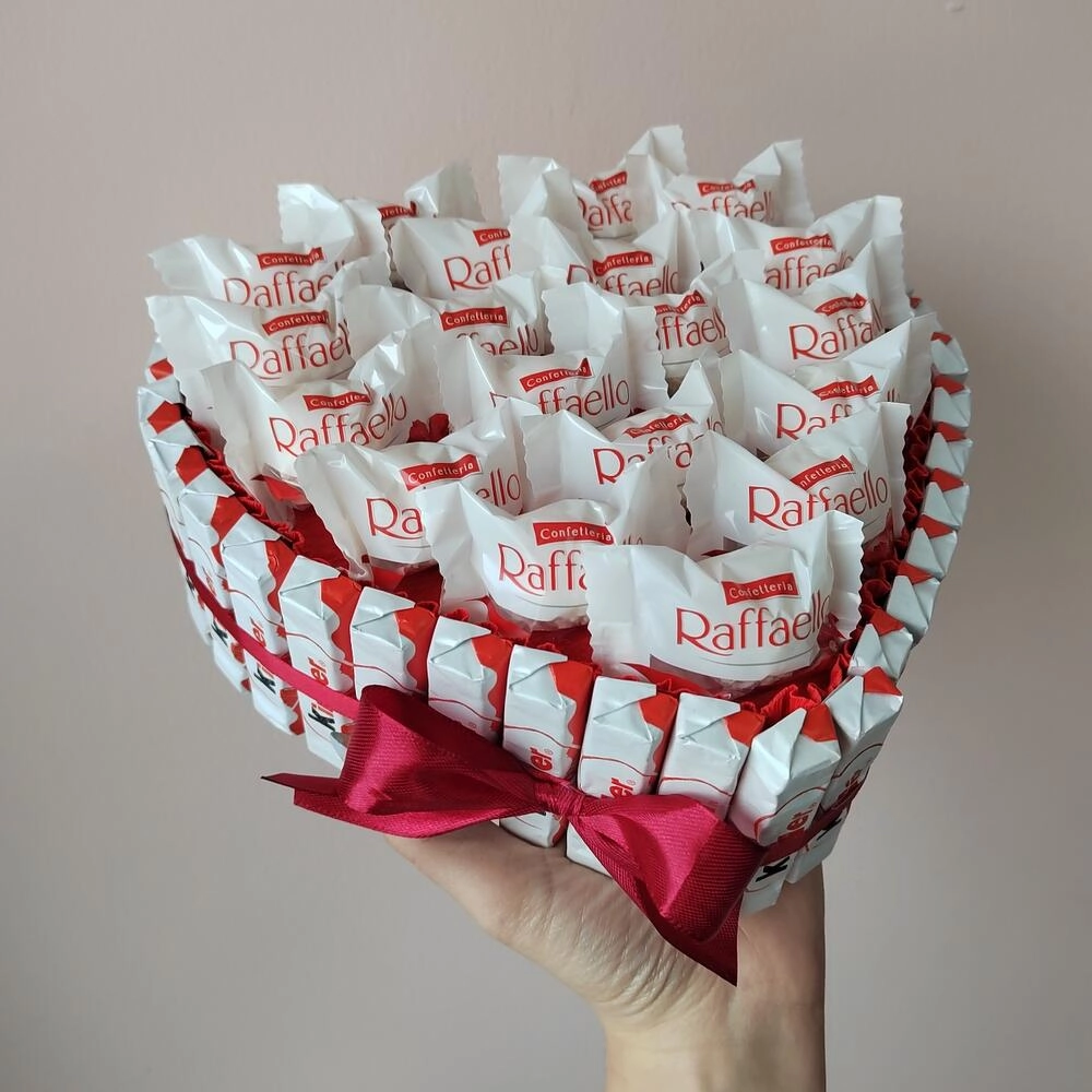 Kinder raffaello 8 mart
