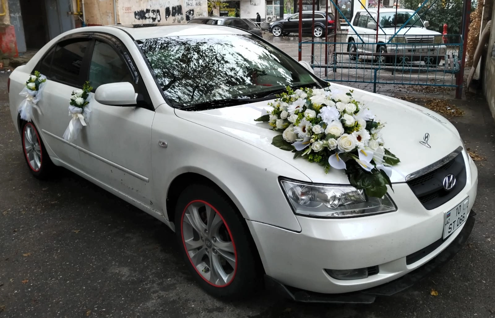 Maşın bəzədilmə ağ güllərlə Maşın bəzəmə - Image 3