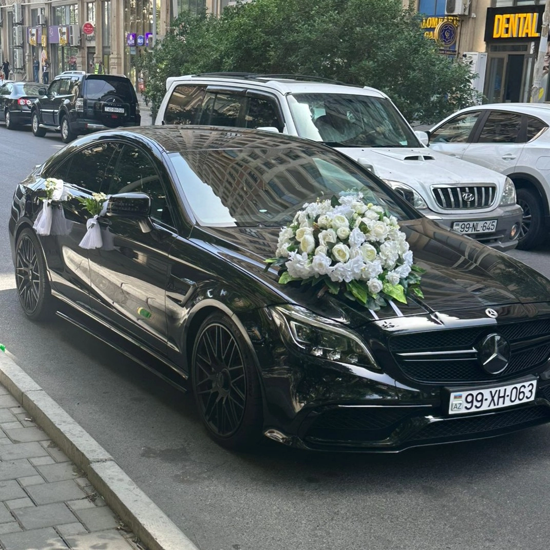 Maşın bəzəmə suni güllərlə kirayə - Image 2