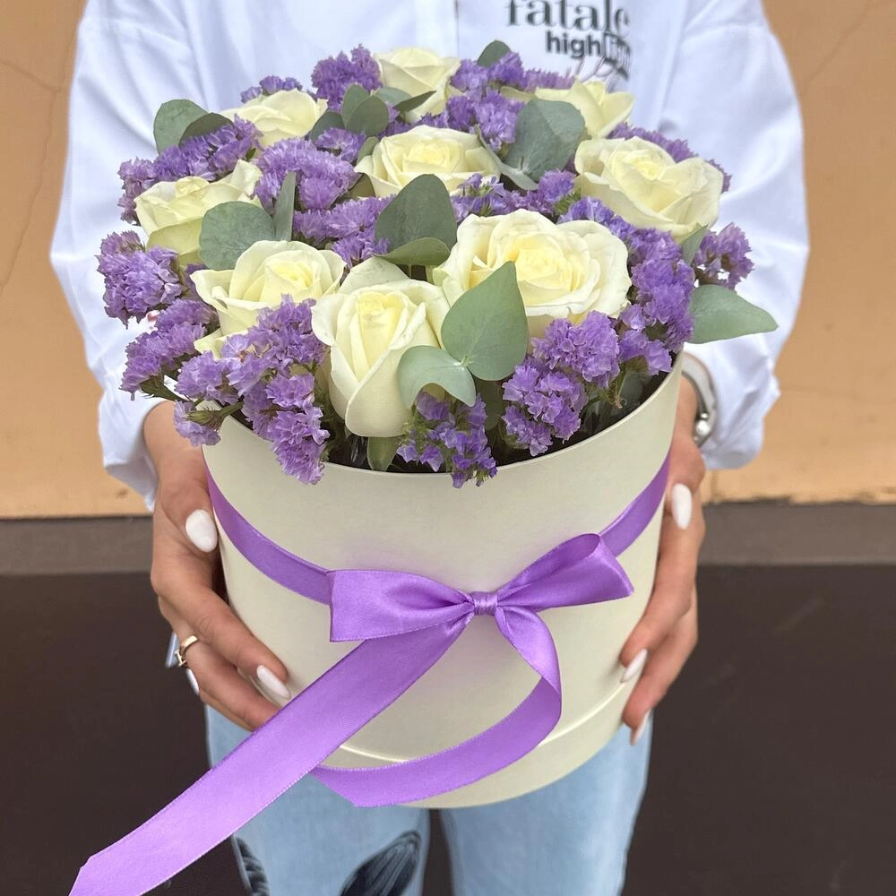 Qutuda parlaqlıq 8 mart - Image 2