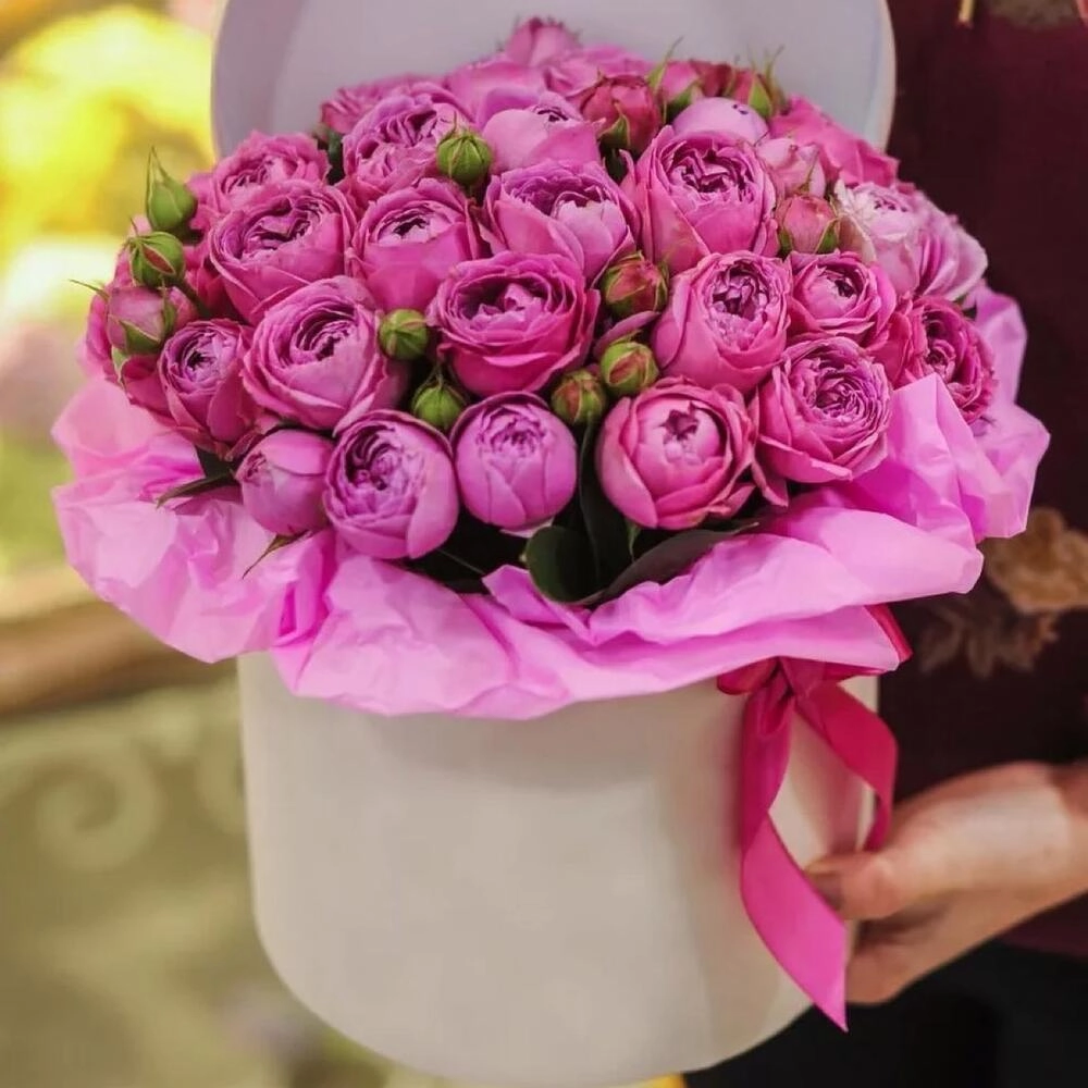 Qutuda qızılgül qırmızı 8 mart