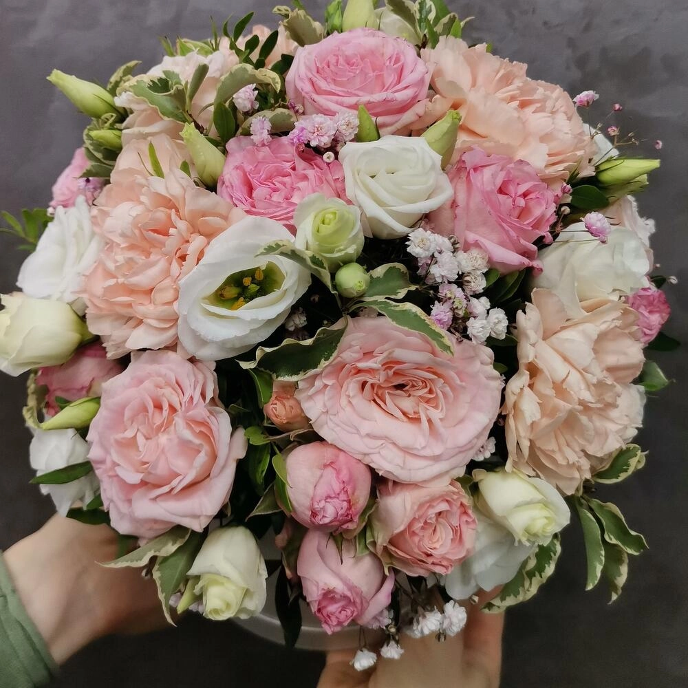 Rəngbərəng güllərdən ibarət qutu 8 mart - Image 2