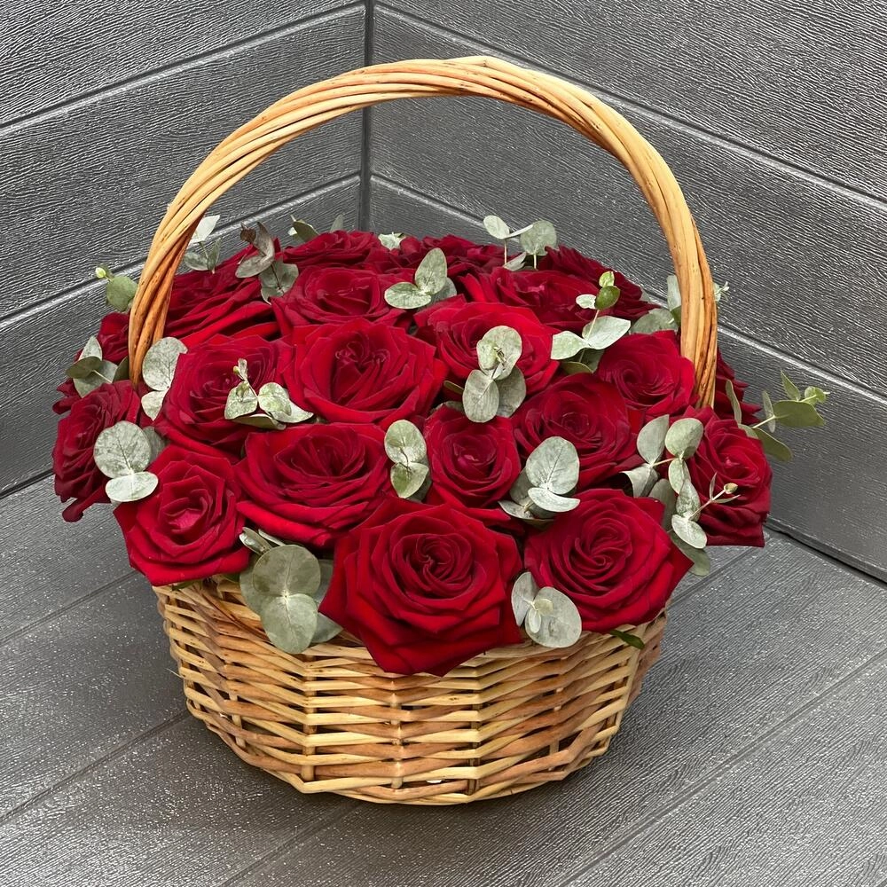 Rozalar səbətdə 8 mart - Image 2