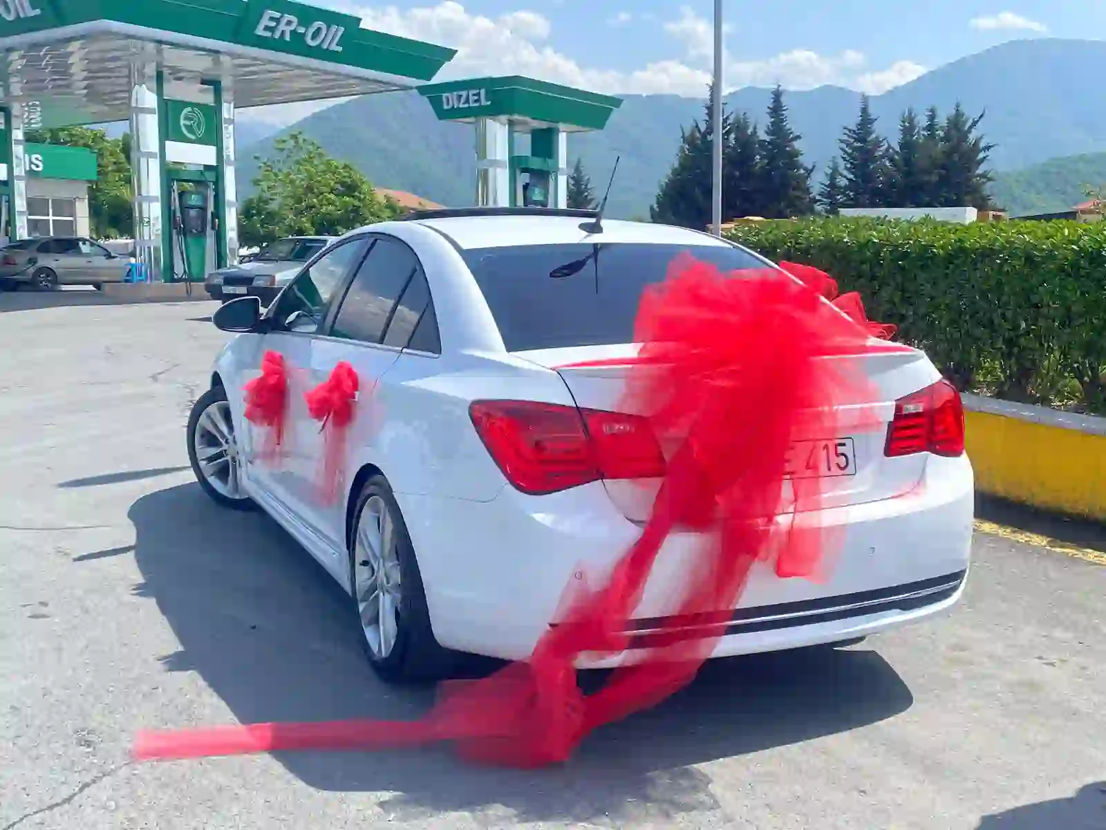 Maşın bəzəmə tüllərlə