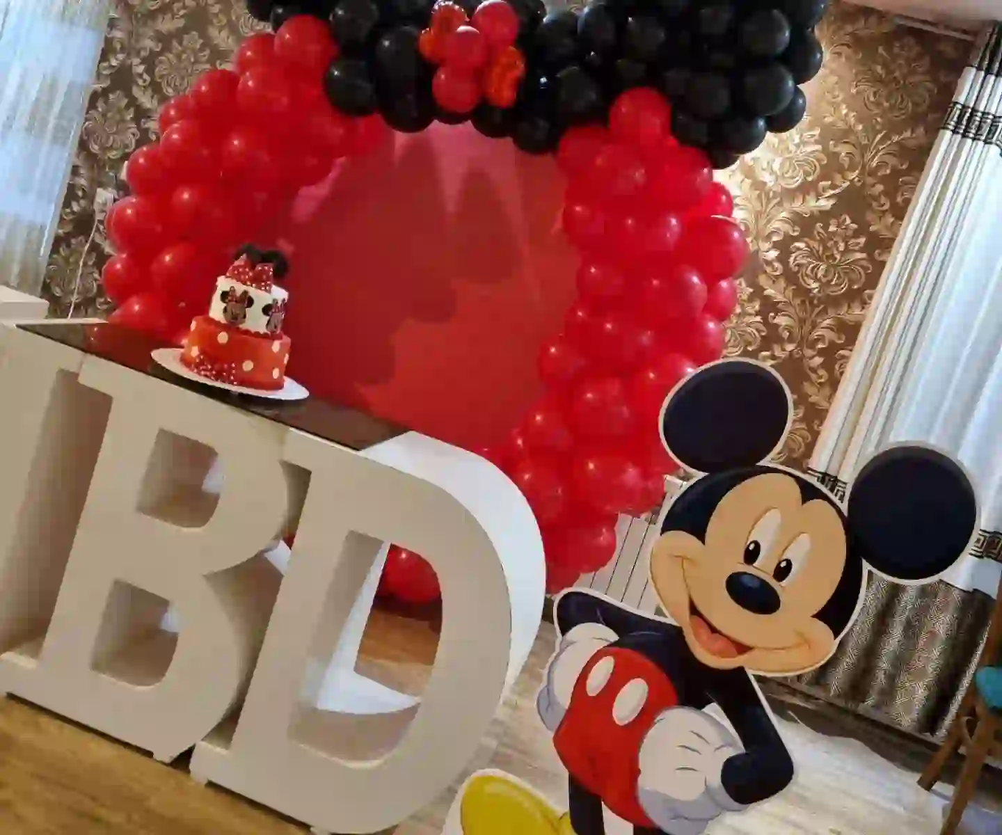 Ad günü fotozona "Mickey Mouse"