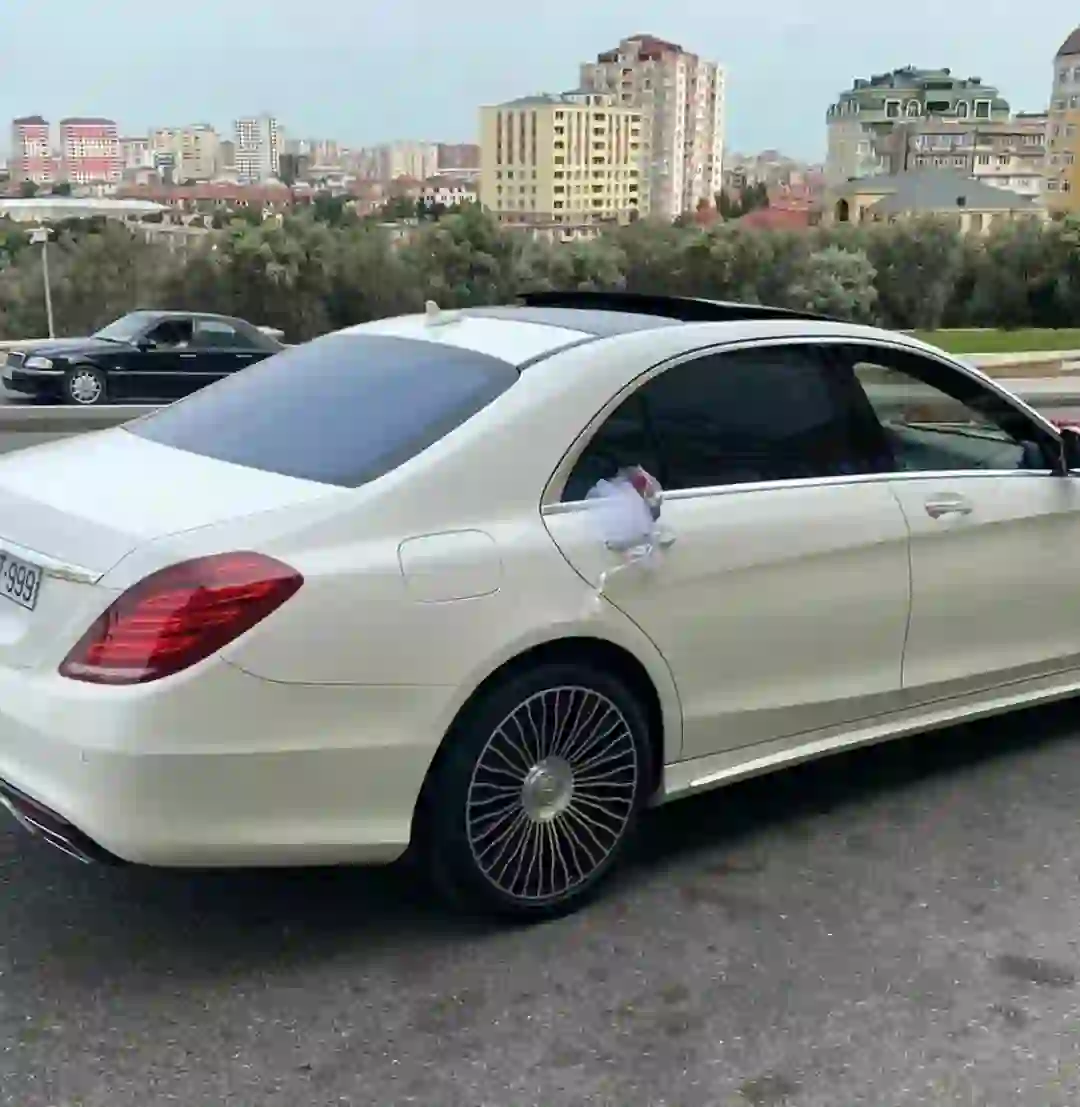Toy maşını baş hərflər
