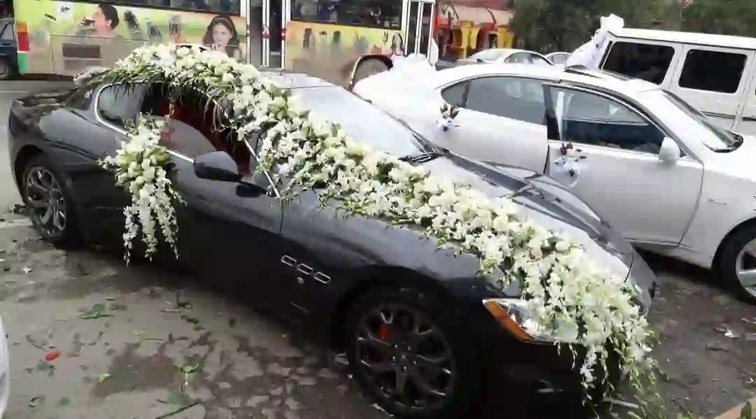 Maşın bəzəyi maşınüstü