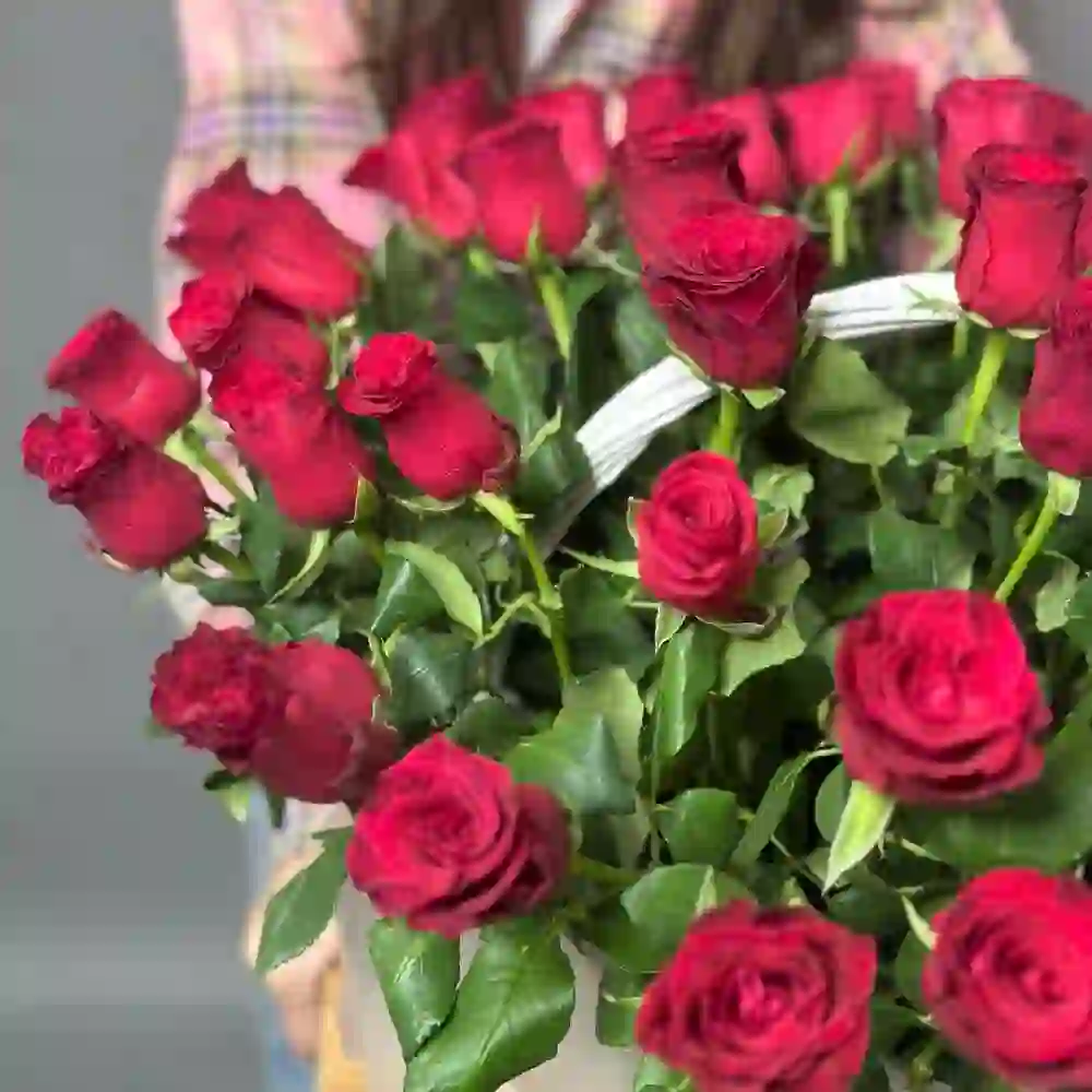 51 roza səbət