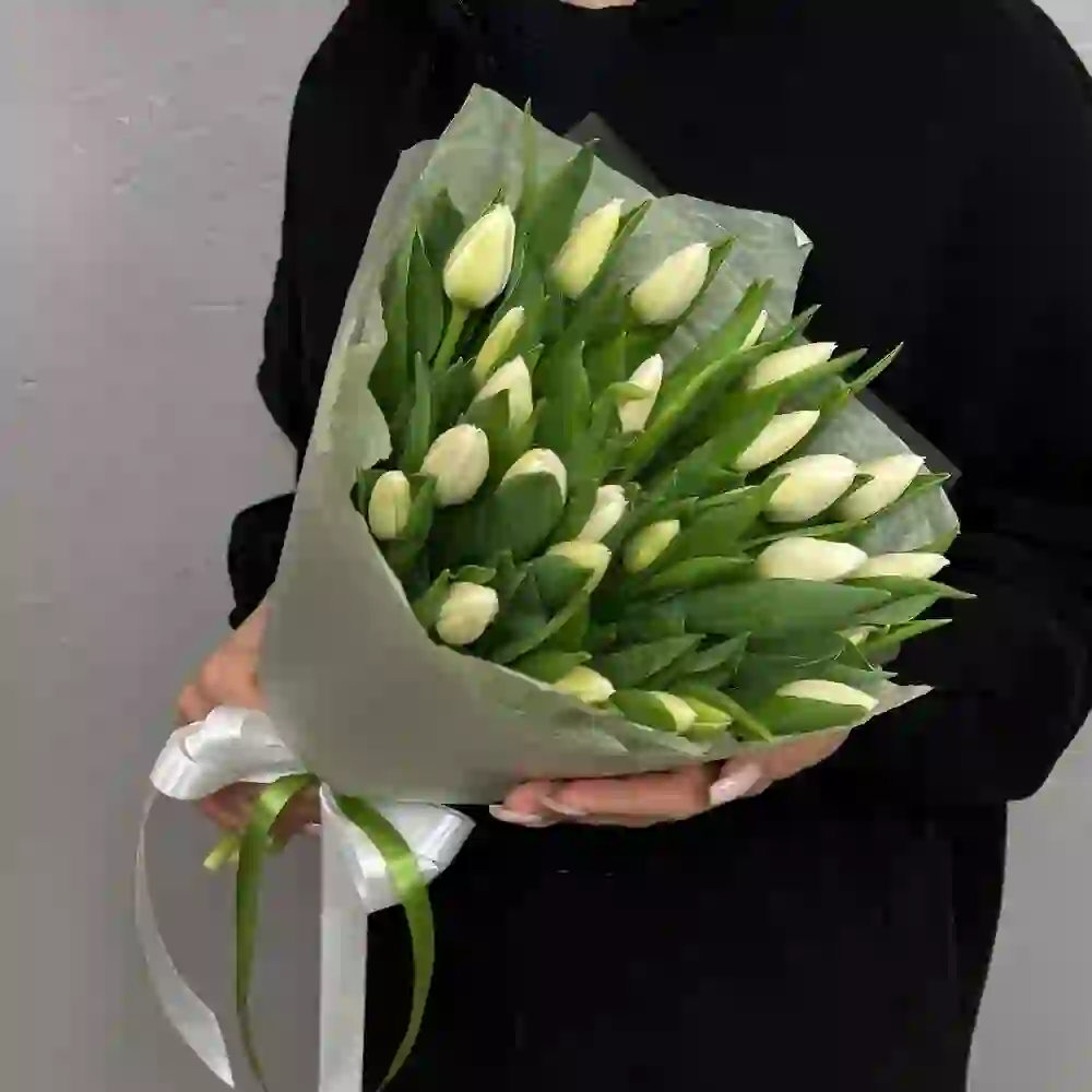Ağ tulpan buket
