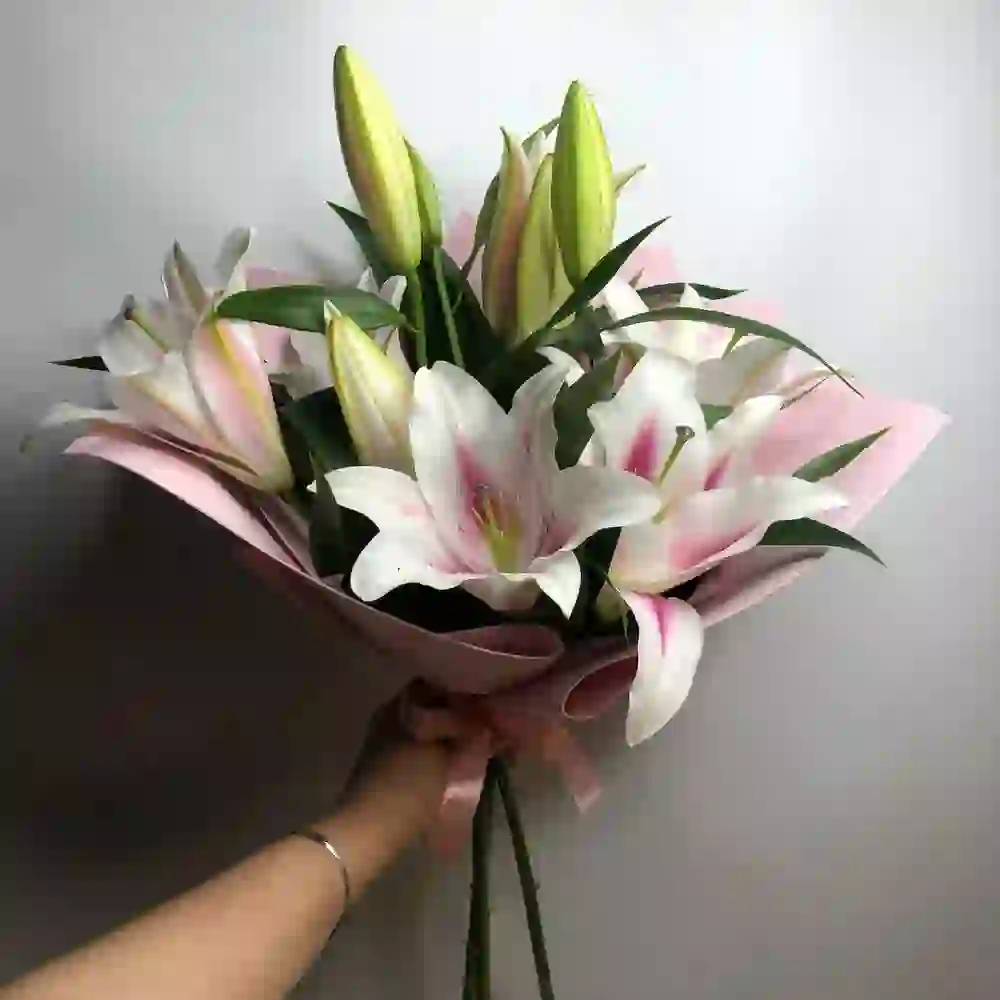 Liliya buketdə