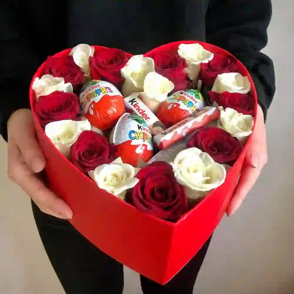 Ürək qutuda qızılgül və kinder