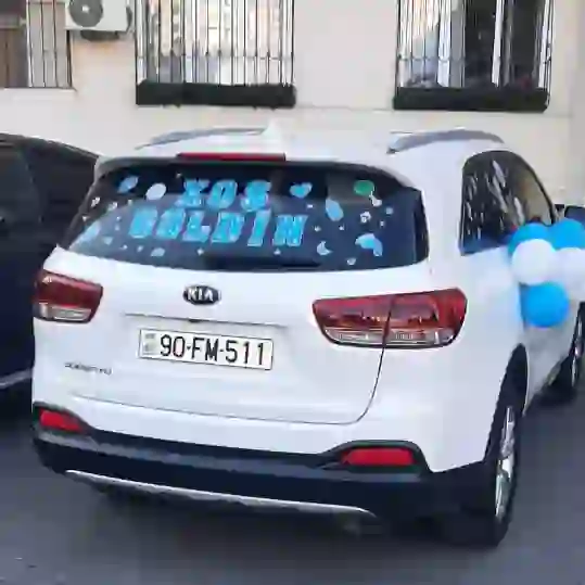Xəstəxana çıxışı maşın bəzəkləri