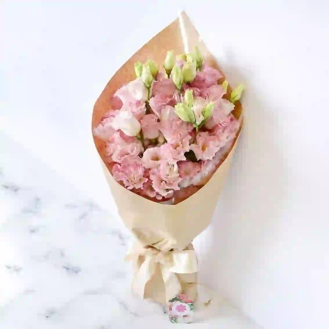 Eustoma açıq çəhrayı tonda