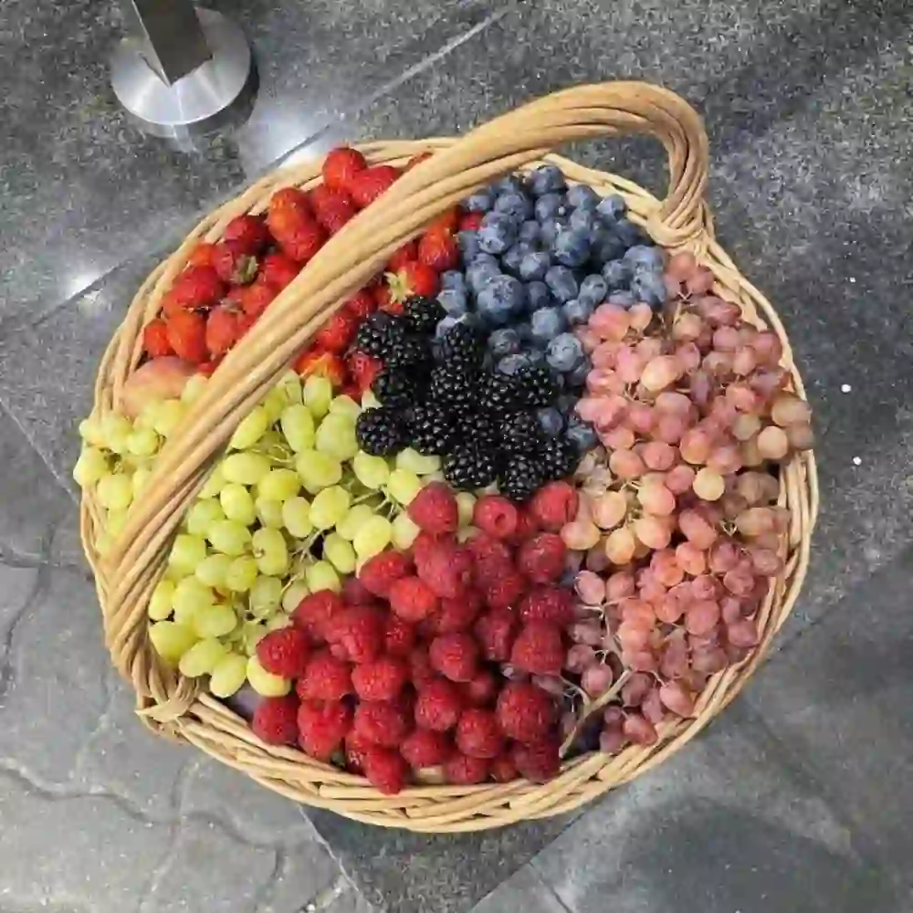 Ekzotik meyvə səbəti