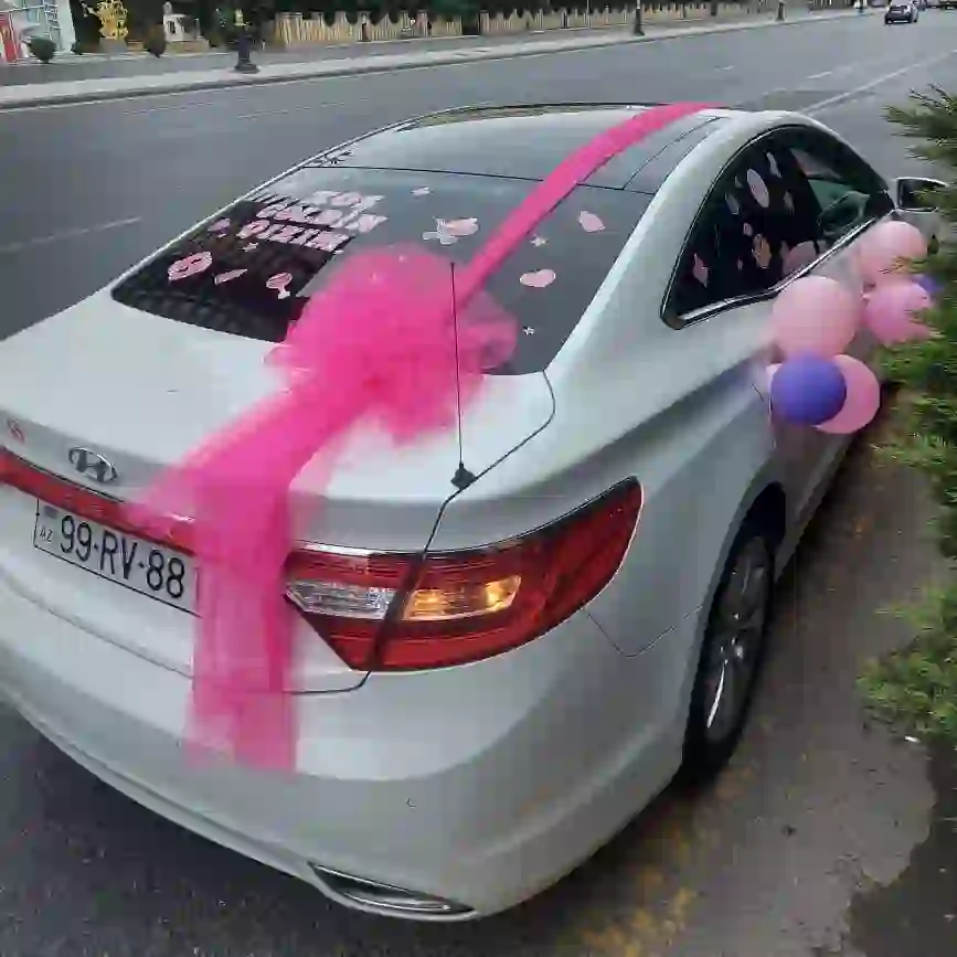 Maşın bəzədilmə yeni doğulmuş körpə üçün