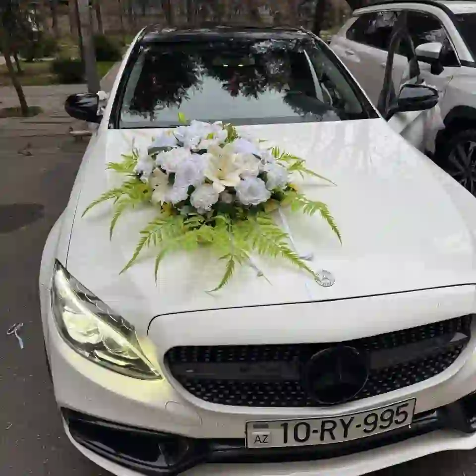 Maşın bəzəyi suni güllər